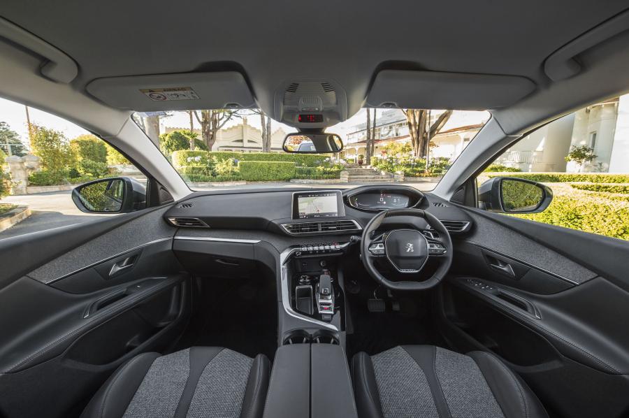 Торпедо Peugeot 5008 2018 года  (AU) (фото 5 из 19)